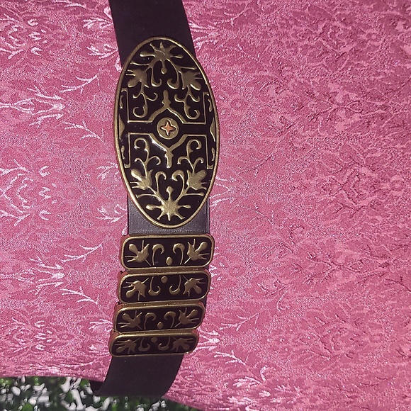 Chicos - Picture 2 of 7